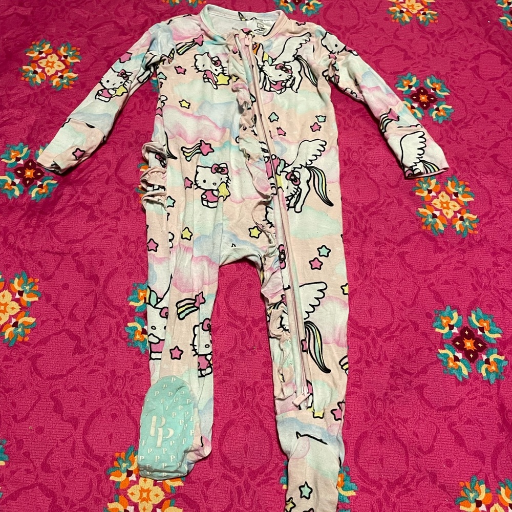 Posh peanut Hello kitty unicorn footie
Size 6-9